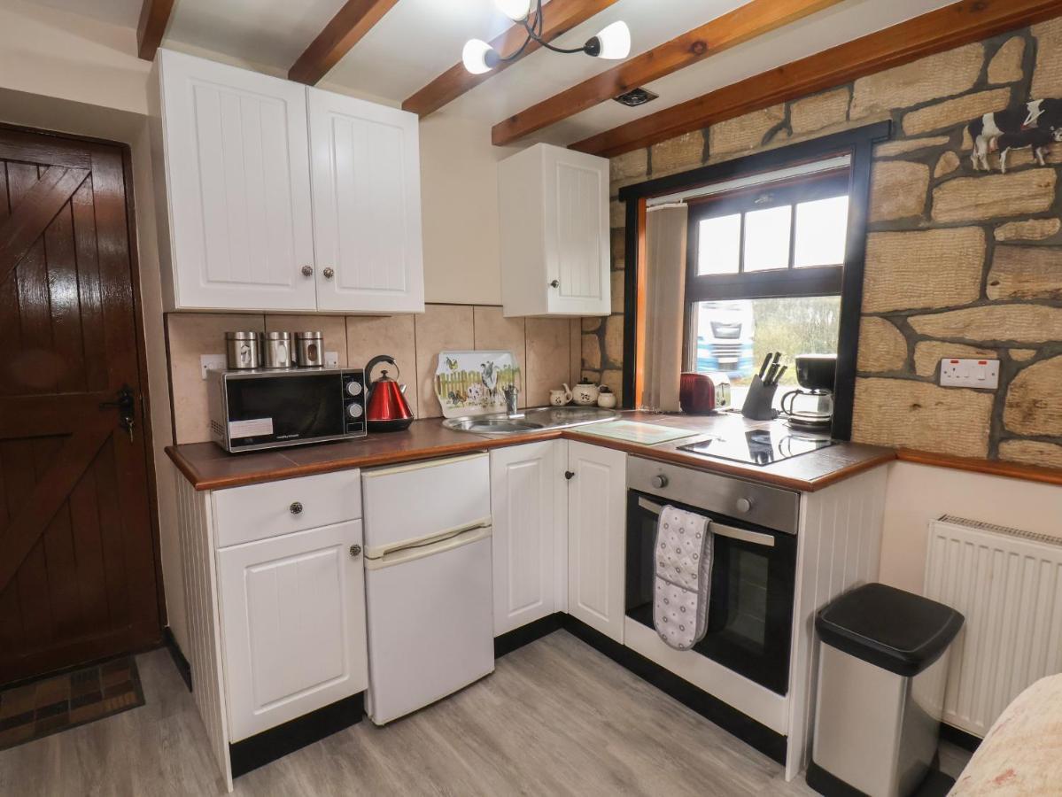 Cow Byre Cottage วิทบี ภายนอก รูปภาพ